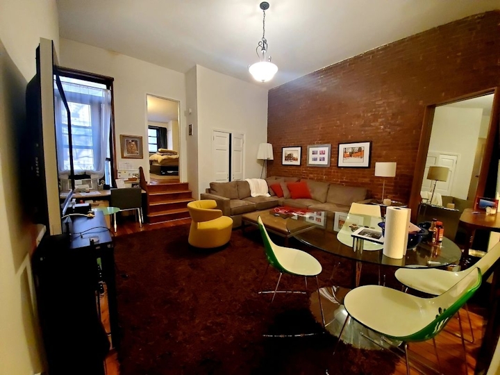 21 West 76th
