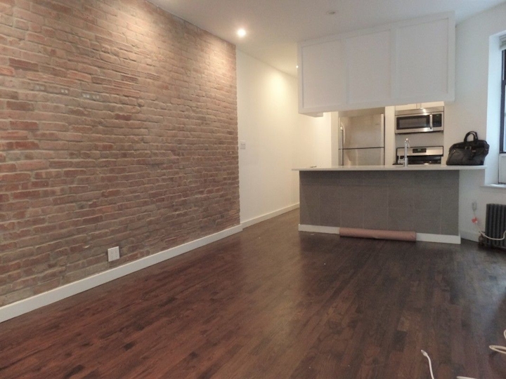 556 w 126 st
