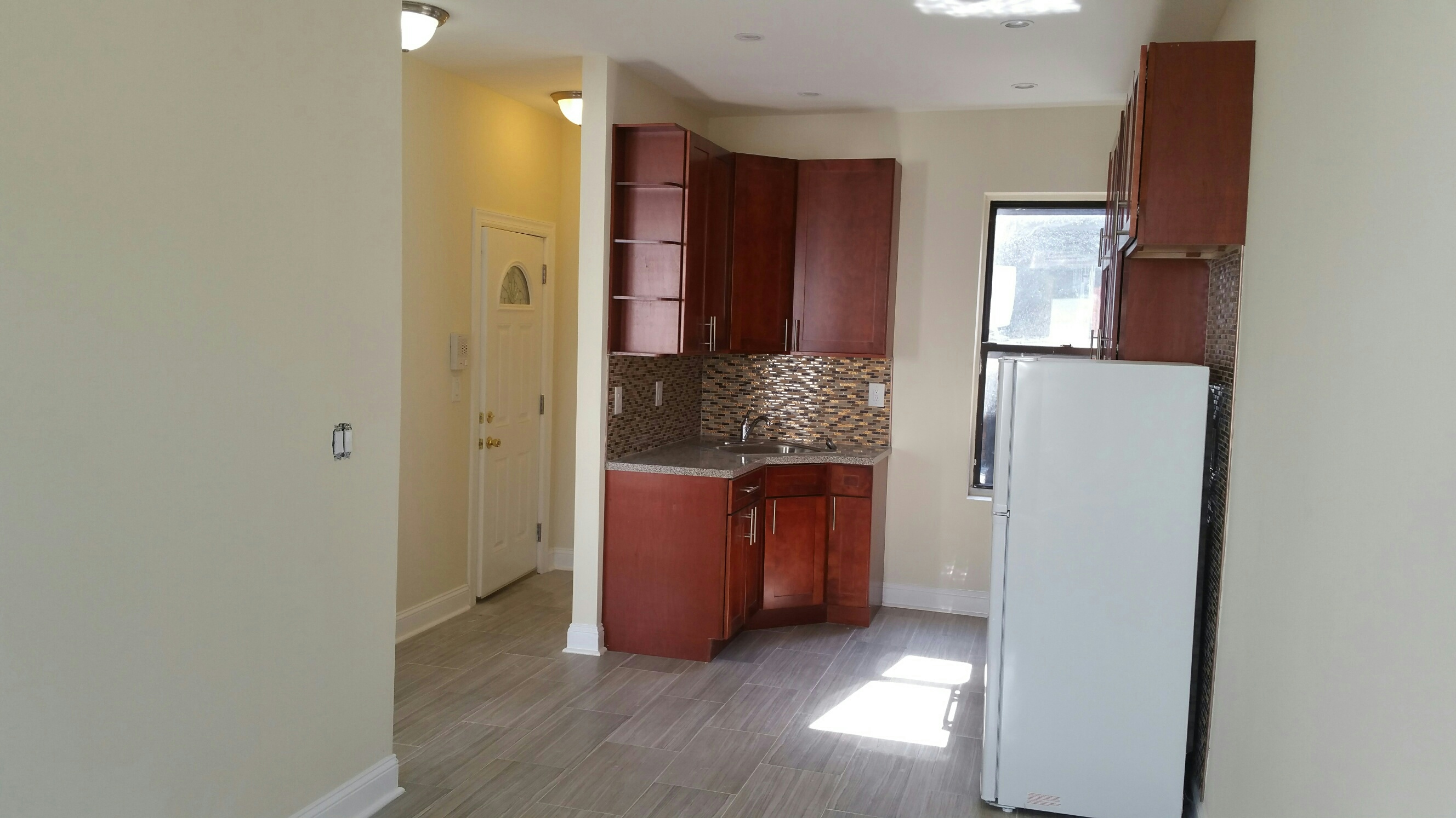 578 Albany Avenue, #2R