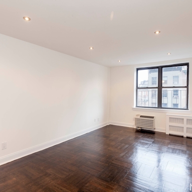 Photo of 255 West 14th Street