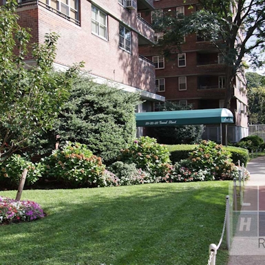 Photo of 575 GRAND ST