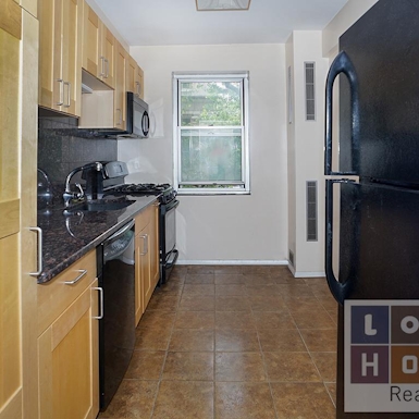Photo of 550 GRAND ST