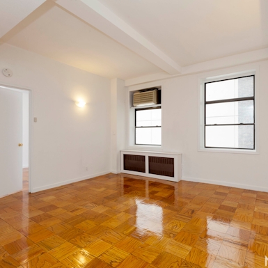 Photo of 132 East 45th Street