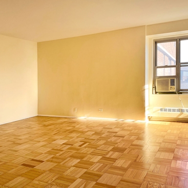 Photo of 453 Fdr Dr